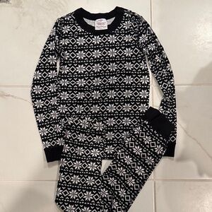 Hanna Anderson 8 Black White Patterned star snowflake organic cotton pajama